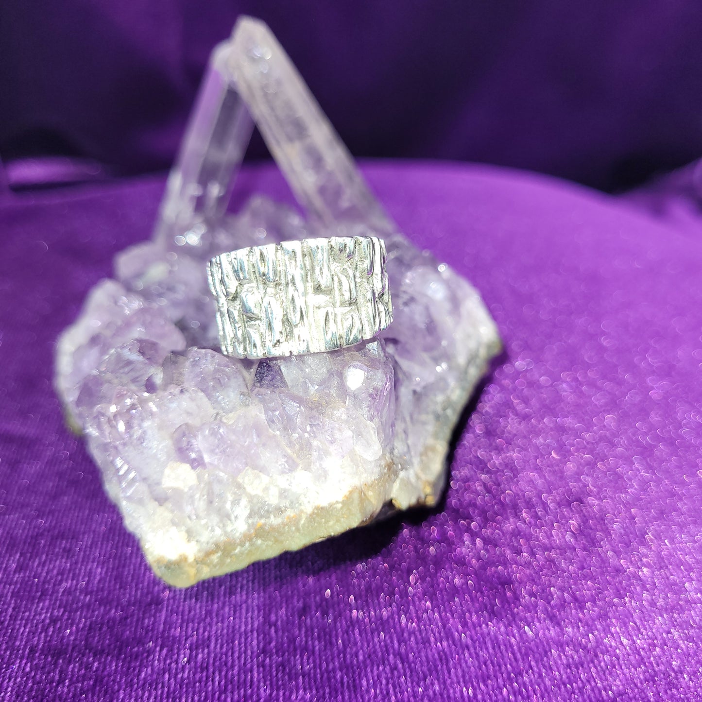 Strength & Protection Circle Casting Ring | Size 8 | Patterned Silver Band | 1/2" Tall