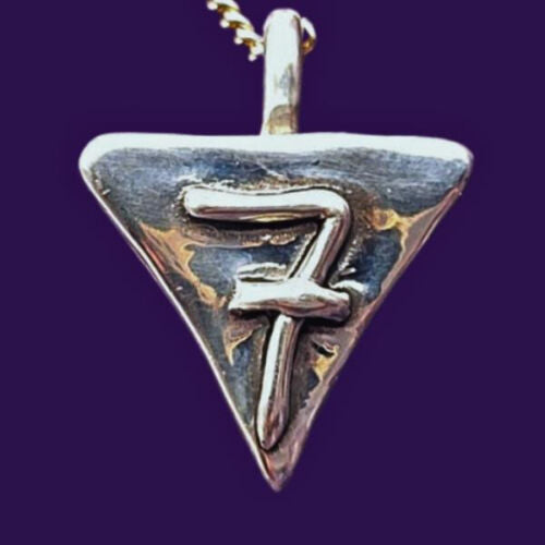 Lucky Gambling Pendant - Number 7 Brings Wealth, Success & Fortune Fast